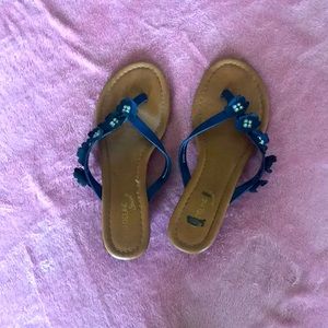 Woman’s size 7 cute sandals. Rhinestone flowers